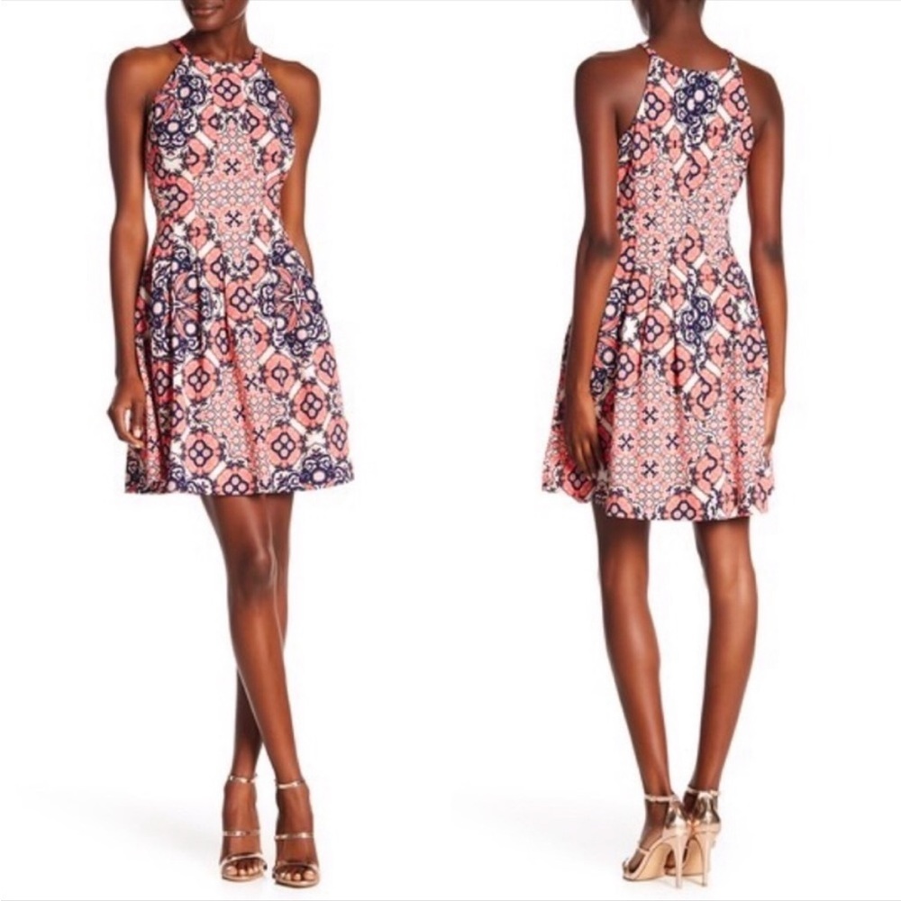 Vince Camuto Pleated print
Halter Dress